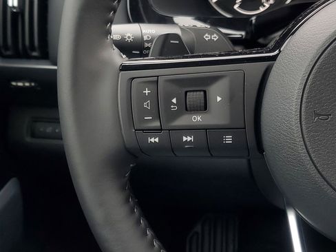 New 2025 Nissan Pathfinder SL image 17