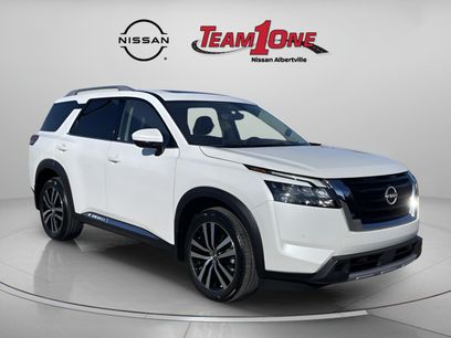 Used 2025 Nissan Pathfinder Platinum