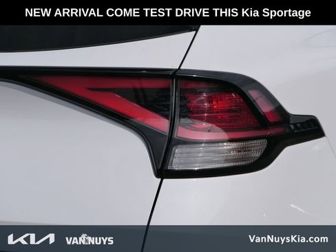 Used 2023 Kia Sportage EX image 4