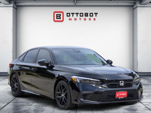 Used 2022 Honda Civic Sport image 2