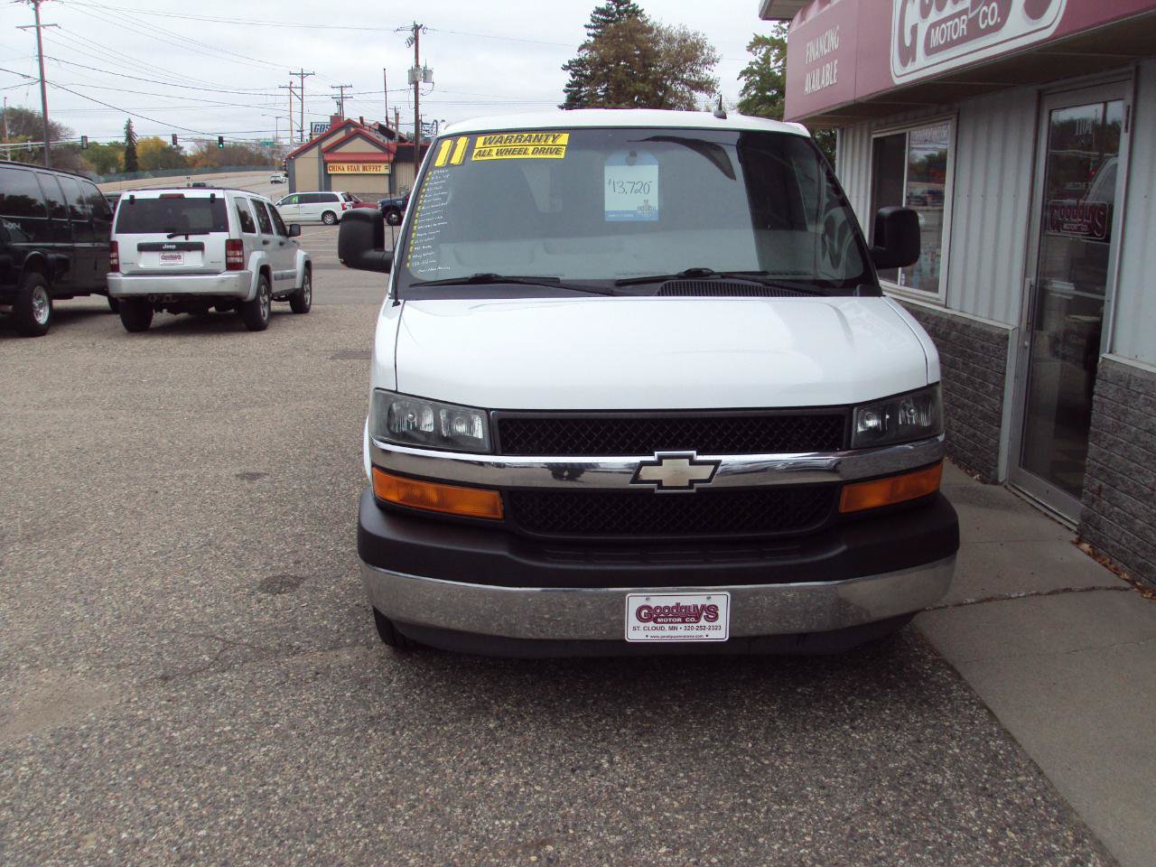 Used 2011 Chevrolet Express 1500 LT w/ LT Preferred Equipment Group AWD/4WD image 3