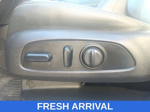 Used 2020 Chevrolet Equinox LT w/ Midnight Edition FWD image 19