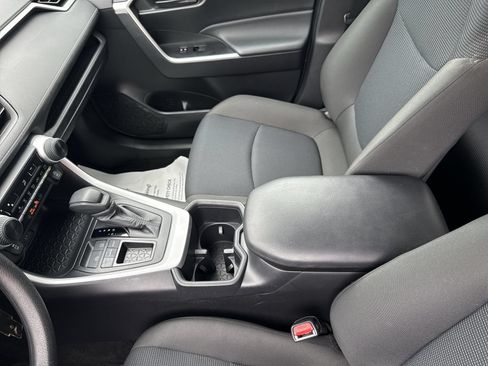 Certified 2025 Toyota RAV4 LE FWD image 22
