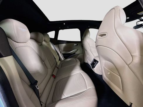 Used 2023 Aston Martin DBX AWD/4WD image 16