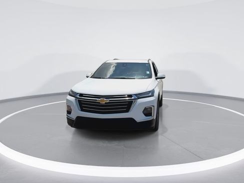 Used 2022 Chevrolet Traverse LT FWD image 3