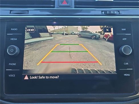 Used 2021 Volkswagen Tiguan SEL image 18