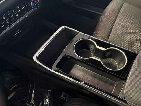 Used 2025 Chevrolet Equinox LT image 40