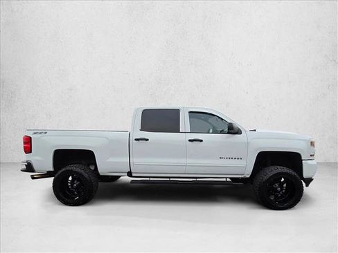 Used 2018 Chevrolet Silverado 1500 LT image 4