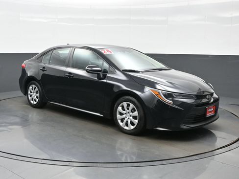 Used 2024 Toyota Corolla LE FWD image 8