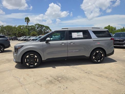 New 2026 Kia Carnival EX FWD image 5