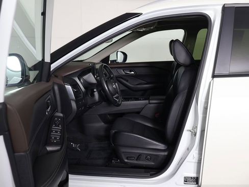 Used 2023 Nissan Rogue SV w/ SV Premium B Package AWD/4WD image 28
