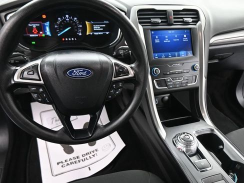 Used 2020 Ford Fusion SE FWD image 39