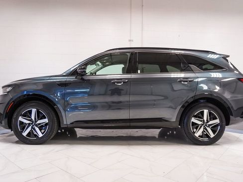 Used 2022 Kia Sorento EX FWD image 34