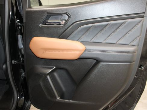 Used 2024 GMC Canyon AT4 AWD/4WD image 31