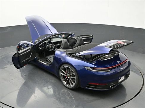 Used 2020 Porsche 911 Carrera S image 30