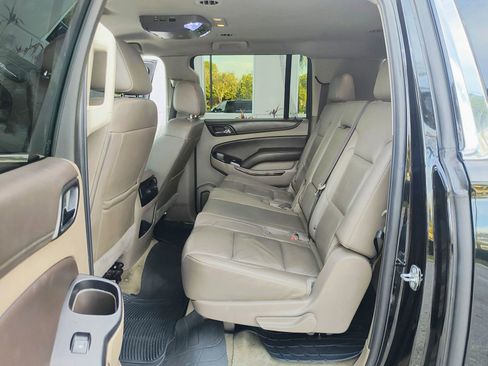 Used 2018 Chevrolet Suburban LT image 14