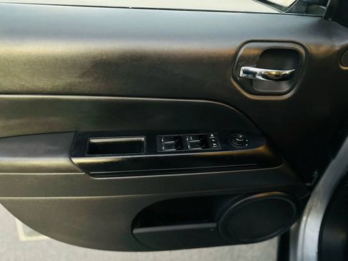 Used 2015 Jeep Patriot Sport w/ Power Value Group FWD image 7
