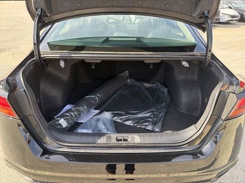 Used 2025 Nissan Altima 2.5 S image 12