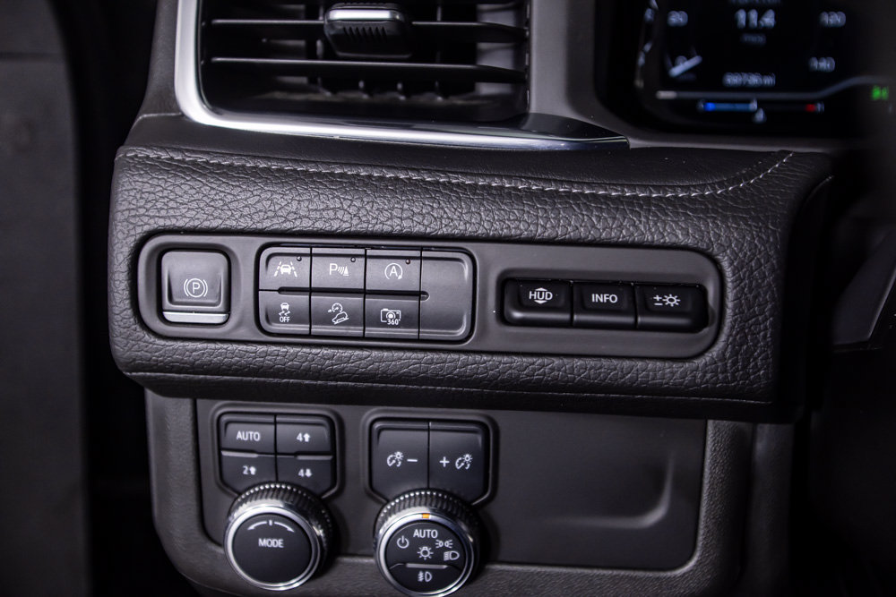 Used 2023 GMC Yukon Denali AWD/4WD image 32