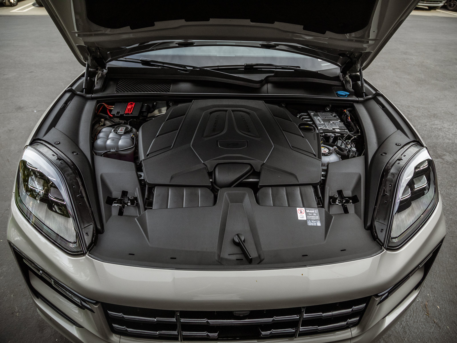 Certified 2026 Porsche Cayenne S AWD/4WD image 21
