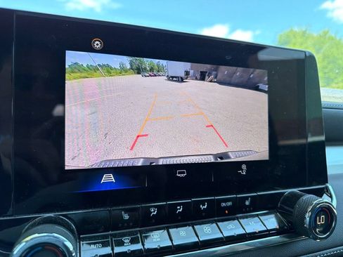 Used 2023 Chevrolet Colorado LT w/ LT Convenience Package II RWD image 16