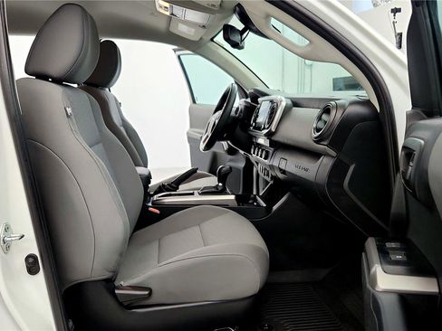 Used 2023 Toyota Tacoma SR5 AWD/4WD image 17
