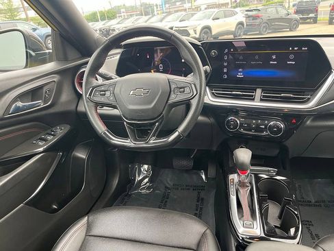 Certified 2024 Chevrolet Trax RS w/ Sunroof Package FWD image 14