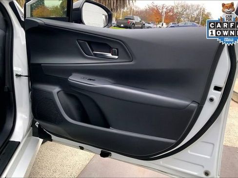 Used 2025 Toyota Prius image 22