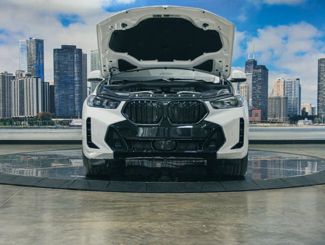 Used 2027 BMW X6 xDrive40i w/ Premium Package AWD/4WD image 4