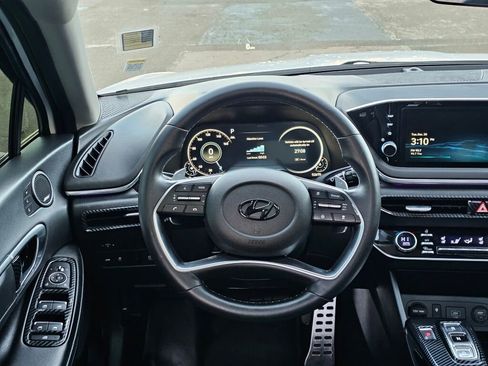 Used 2021 Hyundai Sonata Limited image 16