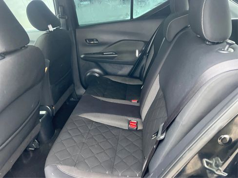 Used 2019 Nissan Kicks SV FWD image 11