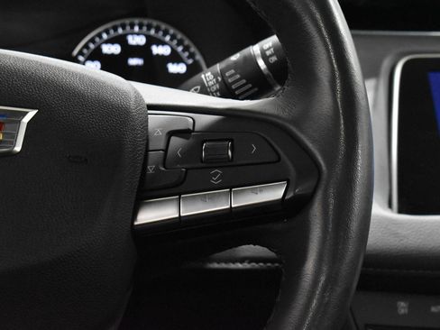 Used 2023 Cadillac XT4 Luxury w/ Cold Weather Package image 9