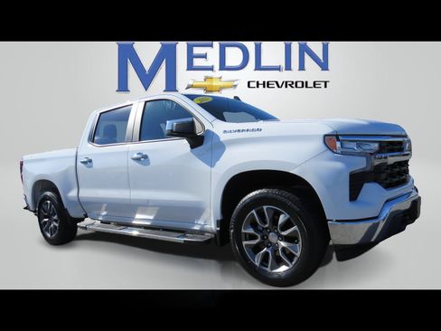 Used 2025 Chevrolet Silverado 1500 LT AWD/4WD image 2