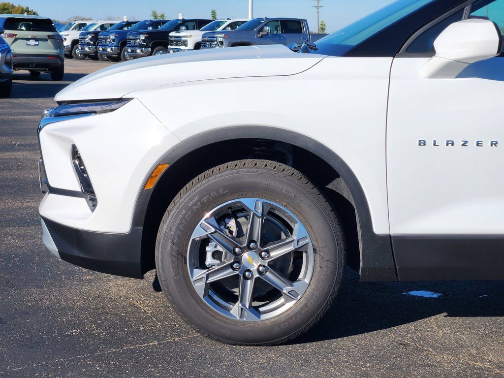 New 2026 Chevrolet Blazer LT w/ Convenience Package FWD image 6