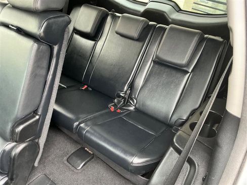 Used 2015 Toyota Highlander XLE image 34