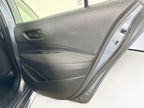 Used 2025 Toyota Corolla LE FWD image 27