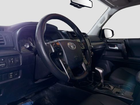Used 2024 Toyota 4Runner TRD Off-Road Premium w/ Moonroof Package AWD/4WD image 10