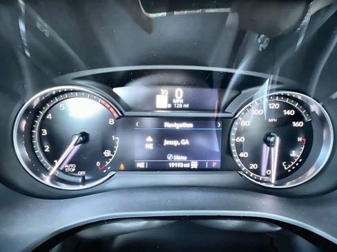 Used 2025 Cadillac XT6 Premium Luxury image 12