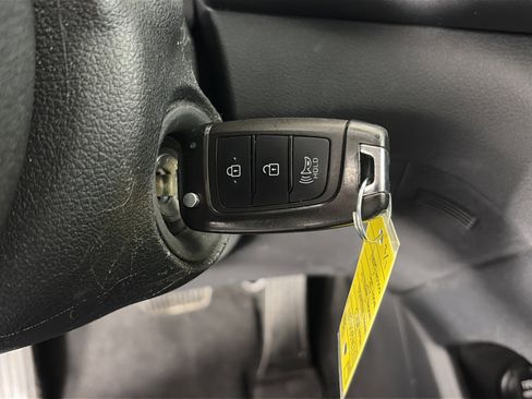 Used 2023 Hyundai Santa Fe SE image 24