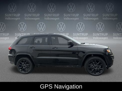 Used 2020 Jeep Grand Cherokee Altitude image 8