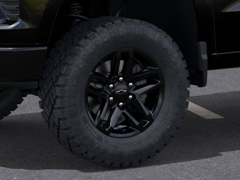 New 2026 Chevrolet Silverado 1500 Custom Trail Boss w/ LPO, Dark Essentials Package AWD/4WD image 9