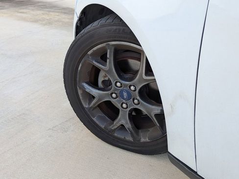 Used 2014 Ford Focus SE w/ Equipment Group 201A image 6