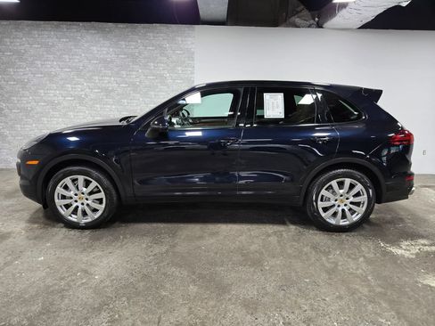 Used 2017 Porsche Cayenne S AWD/4WD image 2