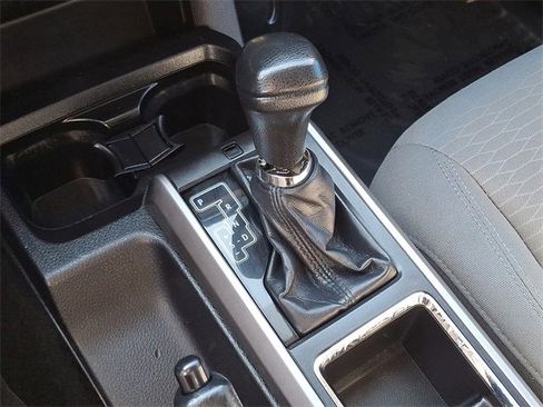 Used 2016 Toyota Tacoma SR5 w/ SR5 Appearance Package (SN) image 14