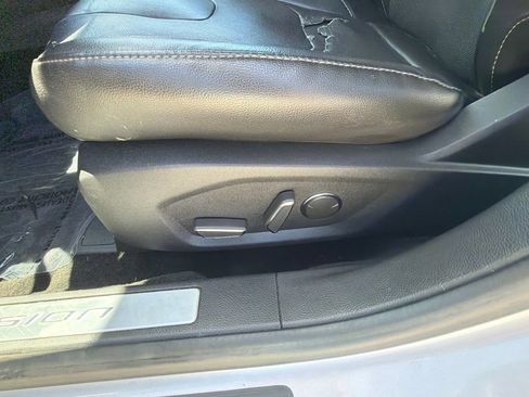 Used 2016 Ford Fusion Titanium FWD image 22