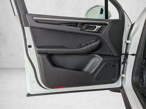 New 2025 Porsche Macan image 13