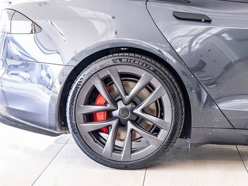 Used 2024 Tesla Model S Plaid image 11