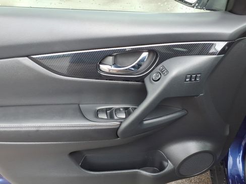 Used 2020 Nissan Rogue SL FWD image 10