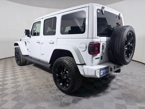 Used 2021 Jeep Wrangler Unlimited Sahara AWD/4WD image 4