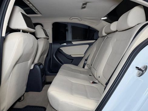 Used 2012 Volkswagen Jetta SE FWD image 15
